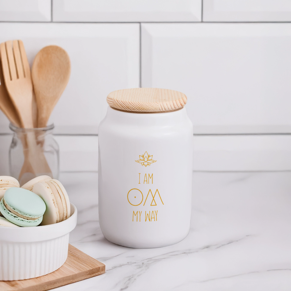 Keramikdose mit Holzdeckel / Om my way - Weiß