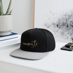 Snapback Cap / Namaste - Schwarz/Grau